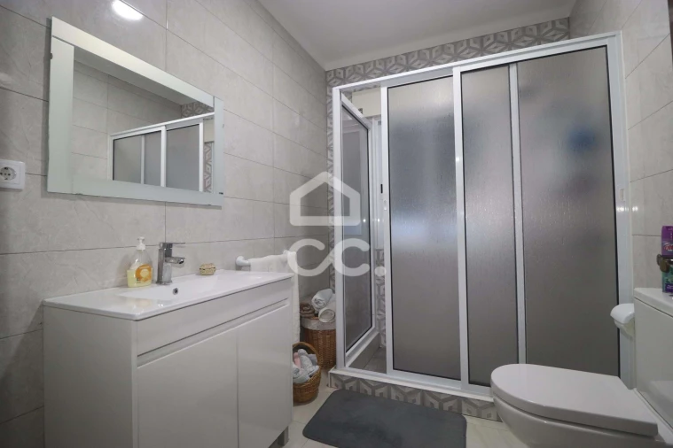 Moradia T5 para Venda em Maia Foto 19