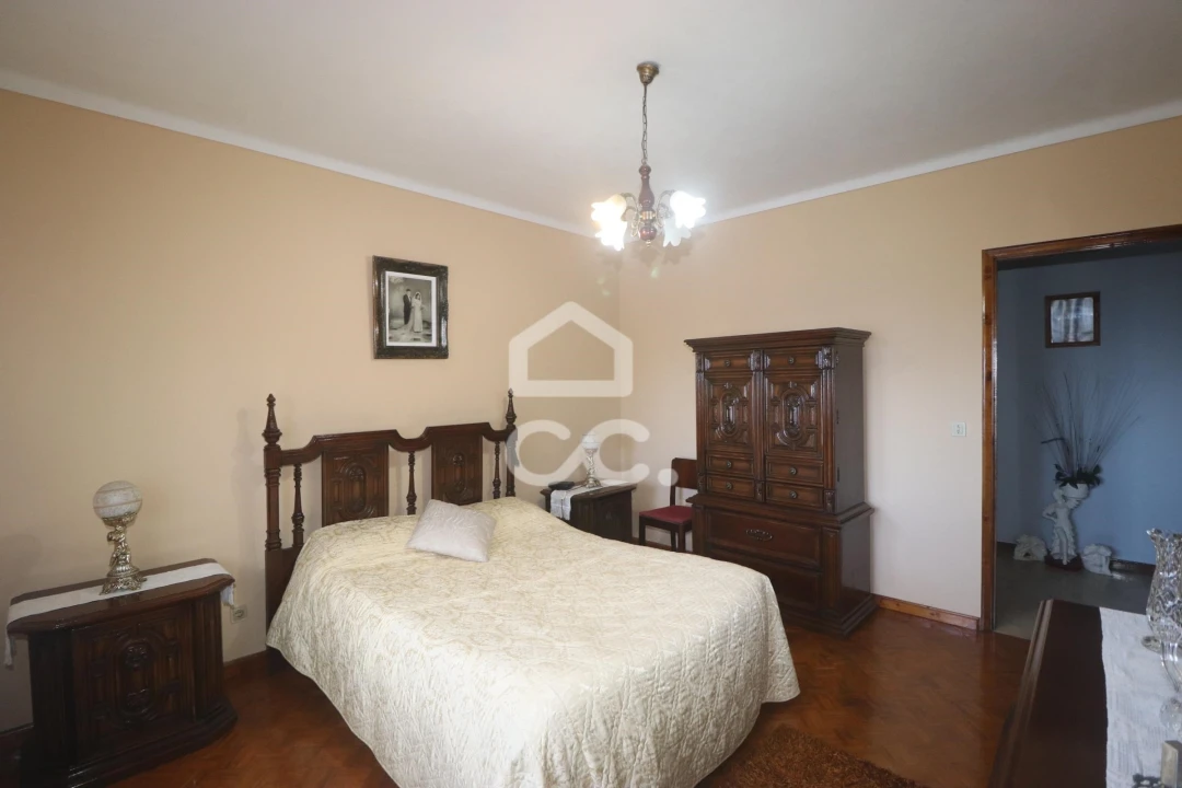 Moradia T5 para Venda em Maia Foto 13