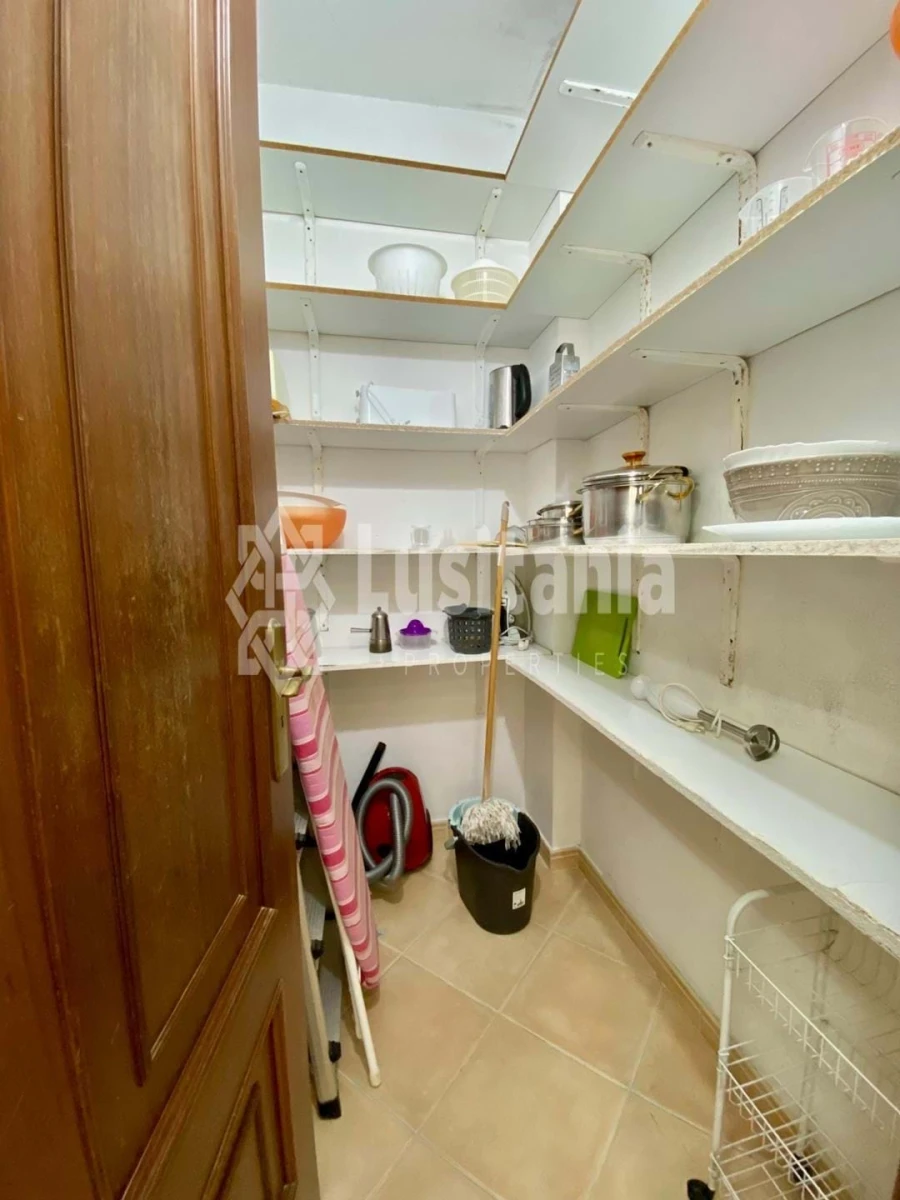 Apartamento T2 para Venda em Quarteira Foto 9