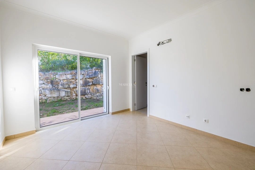 Moradia T4 para Venda em Budens Foto 13
