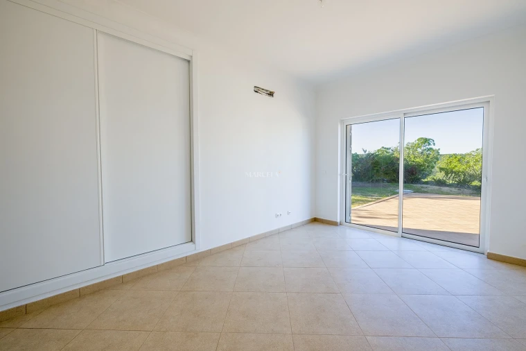 Moradia T4 para Venda em Budens Foto 18