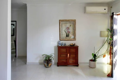 Moradia T4 para Venda em Olhão