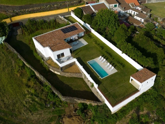 Moradia T4 para Venda em Rosto do Cão (Livramento) Foto 1