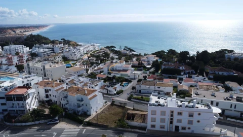 Terreno para Venda em Albufeira e Olhos de Água
