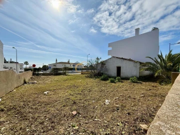 Terreno para Venda em Albufeira e Olhos de Água