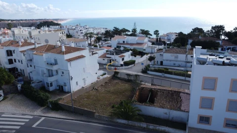 Terreno para Venda em Albufeira e Olhos de Água