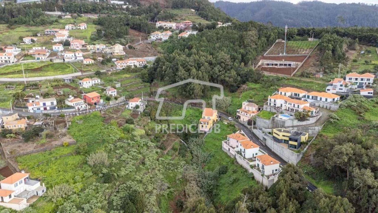 Terreno para Venda em Ribeira Brava Foto 8
