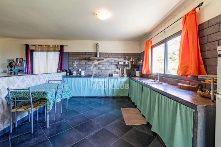 Moradia T3 para Venda em Camara de Lobos Foto 4