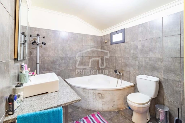 Moradia T3 para Venda em Camara de Lobos Foto 14