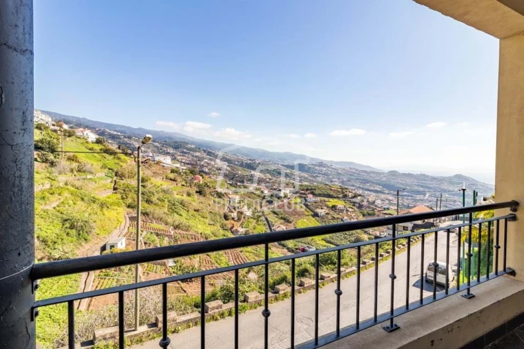 Moradia T3 para Venda em Camara de Lobos Foto 3