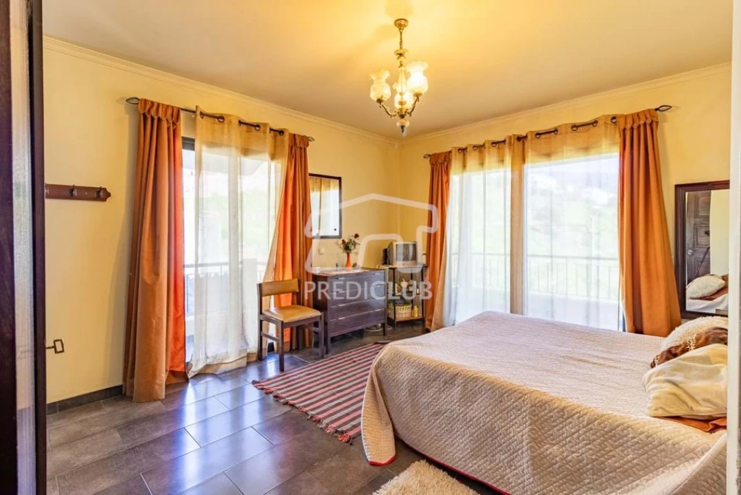 Moradia T3 para Venda em Camara de Lobos Foto 9