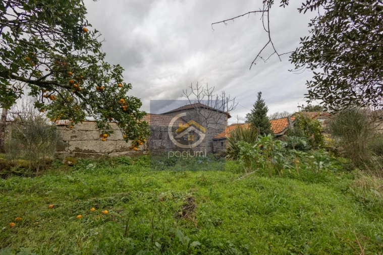 Moradia T4 para Venda em Fonte Arcada Foto 10