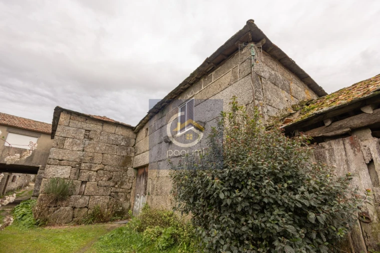 Moradia T4 para Venda em Fonte Arcada Foto 5