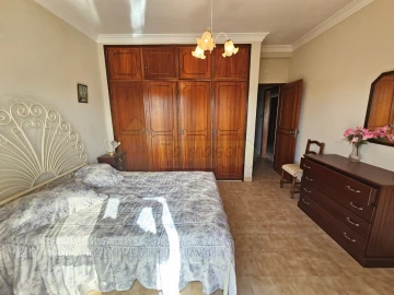 Moradia T5 para Venda em Quarteira
