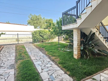 Moradia T5 para Venda em Quarteira