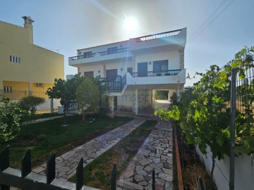 Moradia T5 para Venda em Quarteira