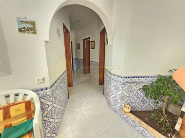 Moradia T5 para Venda em Quarteira