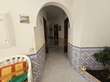 Moradia T5 para Venda em Quarteira