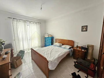 Moradia T5 para Venda em Quarteira