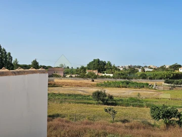 Moradia T5 para Venda em Quarteira
