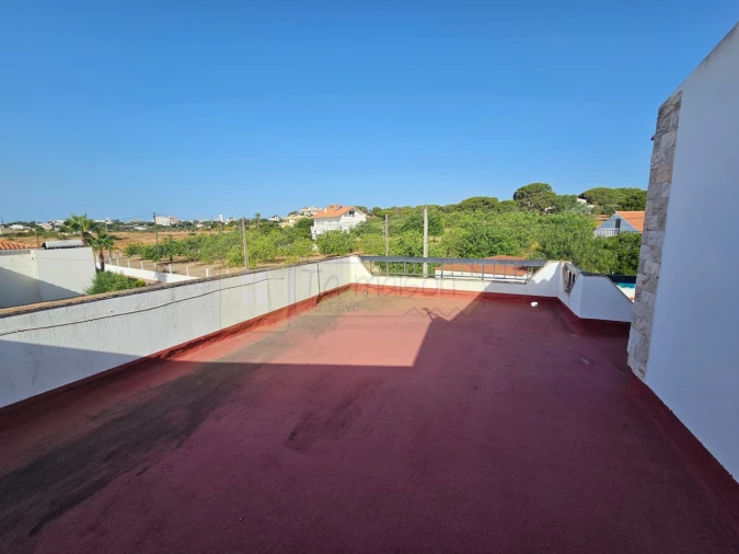 Moradia T5 para Venda em Quarteira Foto 32