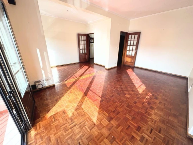 Apartamento T3 para Venda em São João Baptista e Santa Maria dos Olivais Foto 4