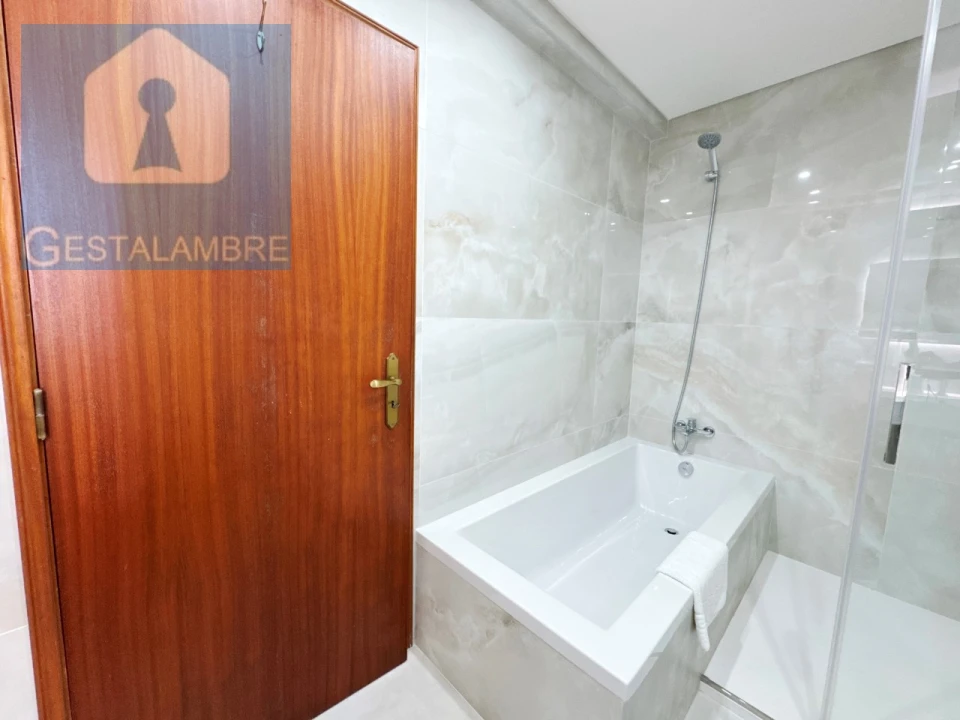 Moradia T5 para Venda em Albufeira e Olhos de Água Foto 33