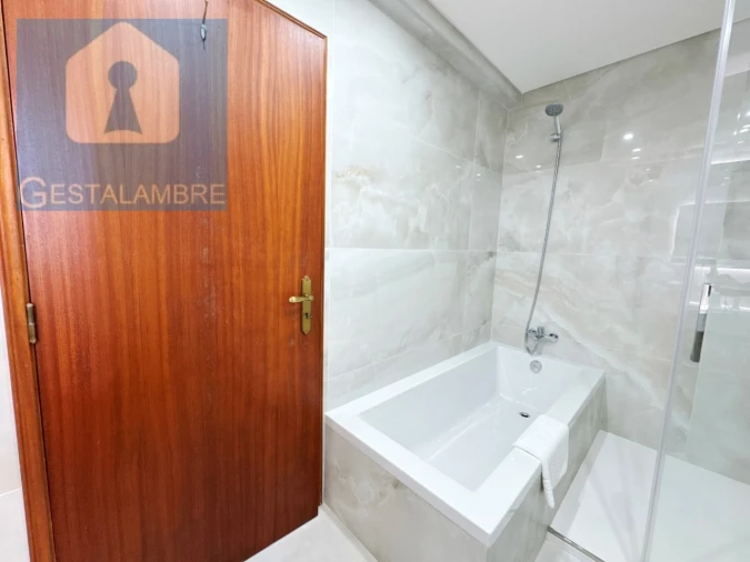 Moradia T5 para Venda em Albufeira e Olhos de Água Foto 33