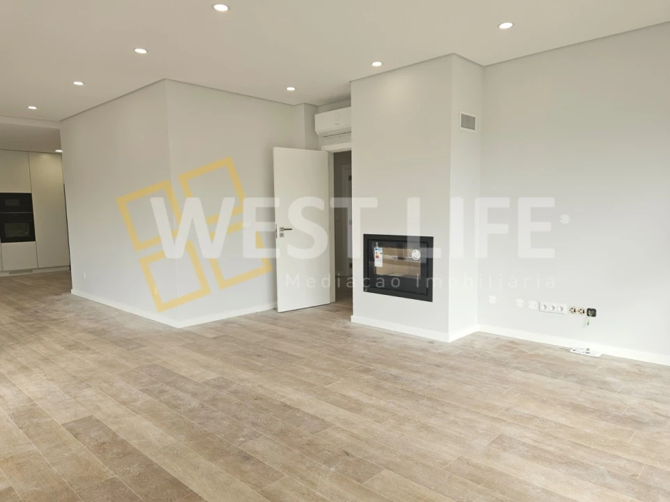 Moradia T4 para Venda em Santo Isidoro Foto 5