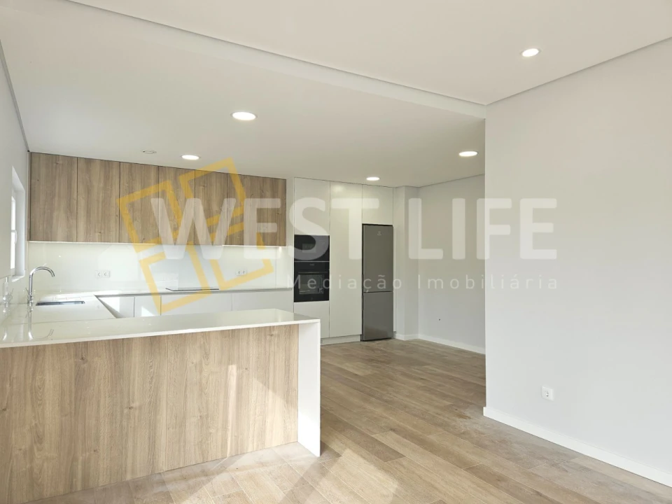 Moradia T4 para Venda em Santo Isidoro Foto 7