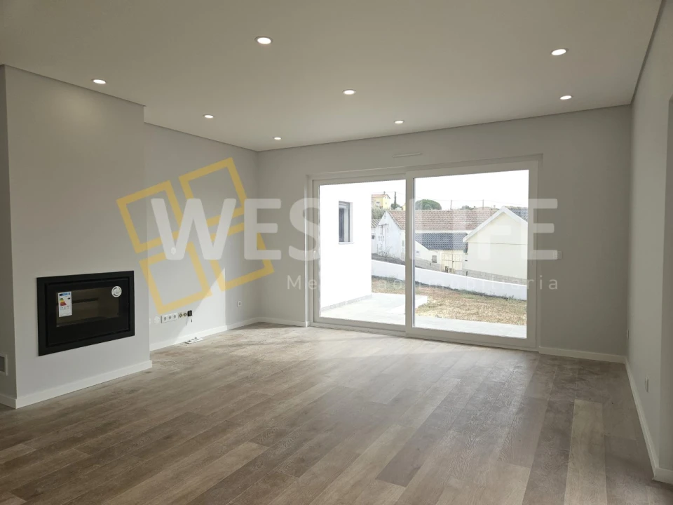 Moradia T4 para Venda em Santo Isidoro Foto 10