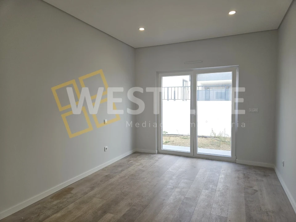 Moradia T4 para Venda em Santo Isidoro Foto 18