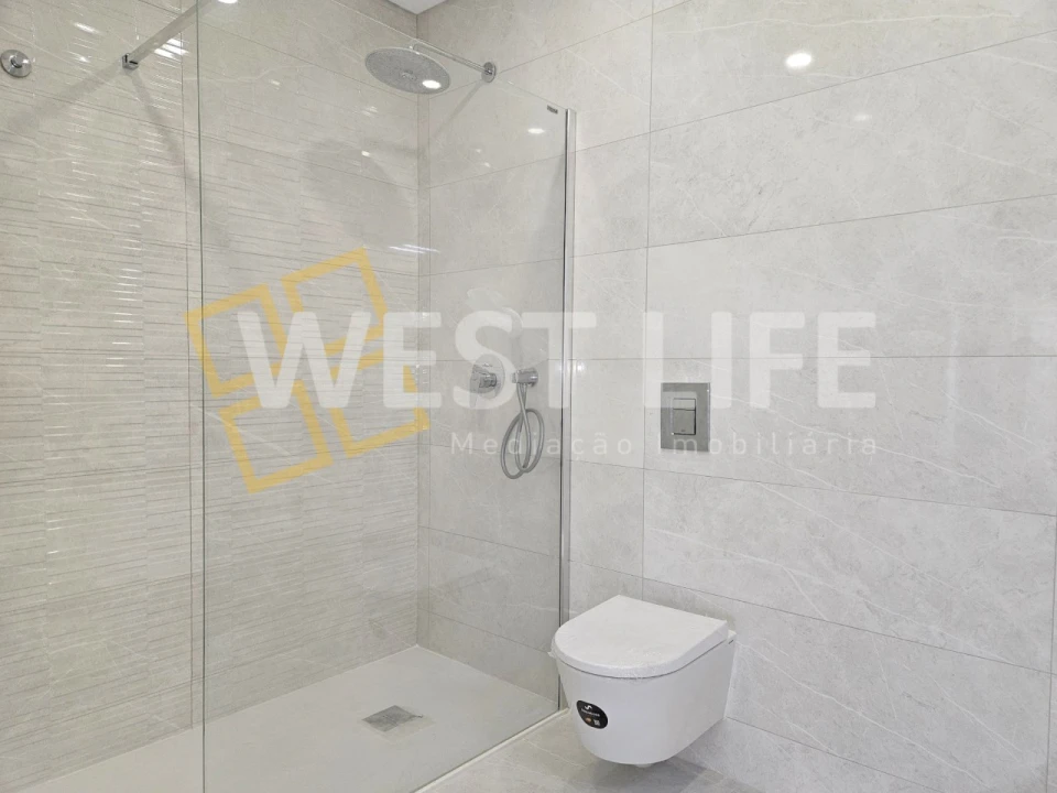 Moradia T4 para Venda em Santo Isidoro Foto 22