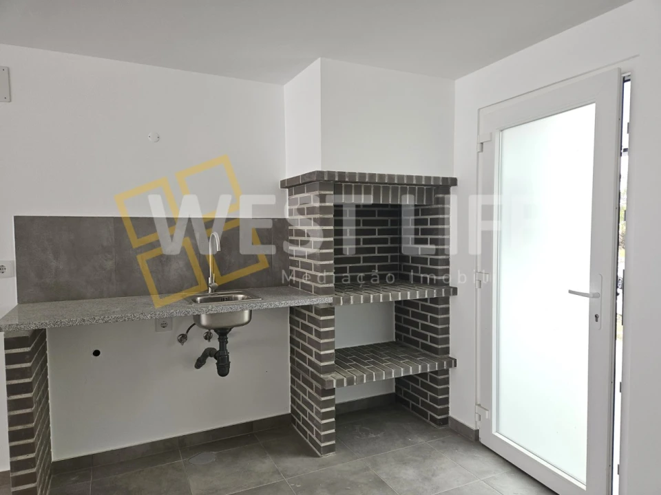 Moradia T4 para Venda em Santo Isidoro Foto 23