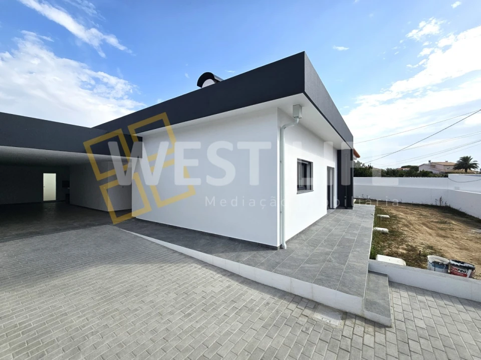 Moradia T4 para Venda em Santo Isidoro Foto 26