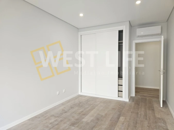 Moradia T4 para Venda em Santo Isidoro Foto 17