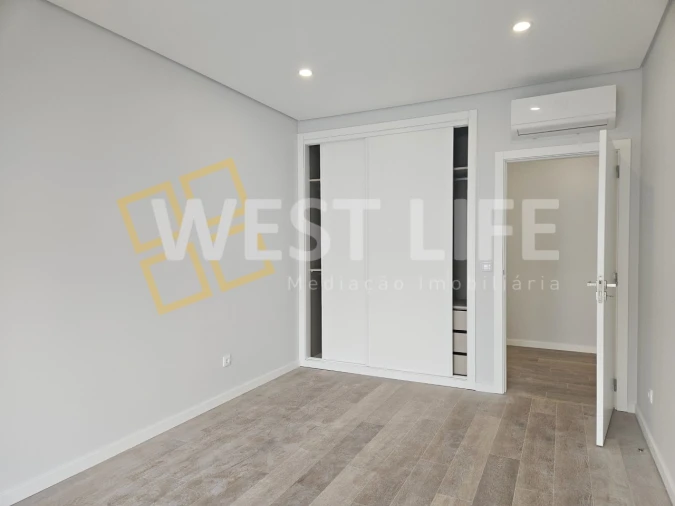 Moradia T4 para Venda em Santo Isidoro Foto 19