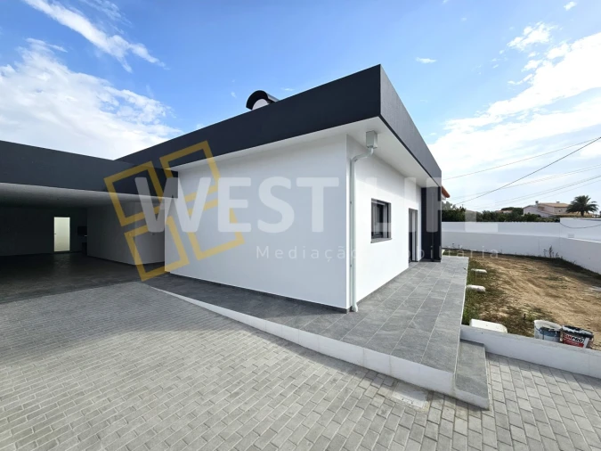 Moradia T4 para Venda em Santo Isidoro Foto 26