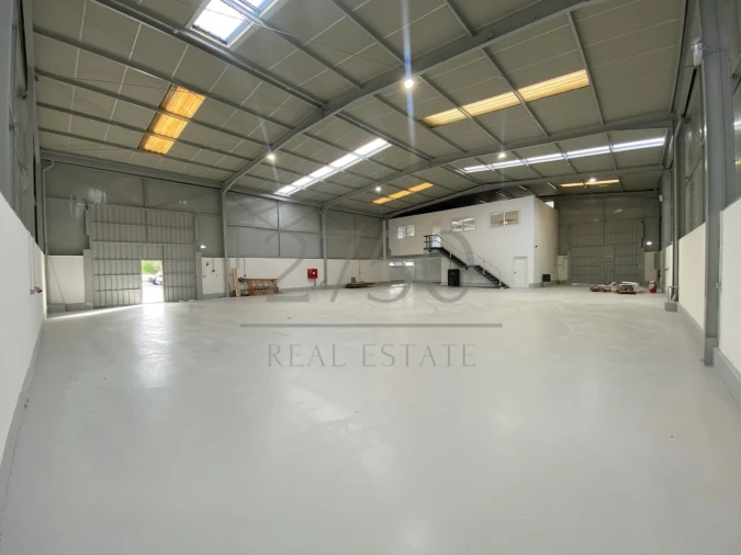 Armazém para Arrendamento em São Domingos de Rana Foto 3