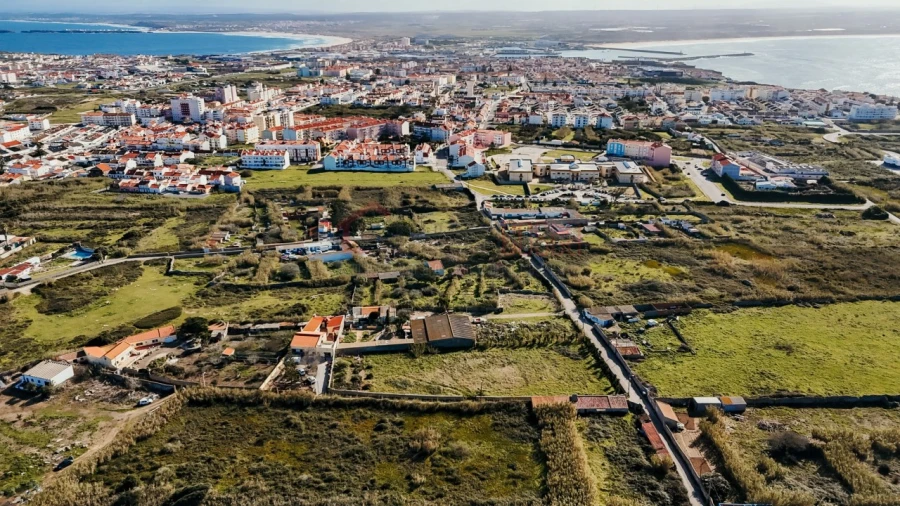 Terreno para Venda em Peniche Foto 2
