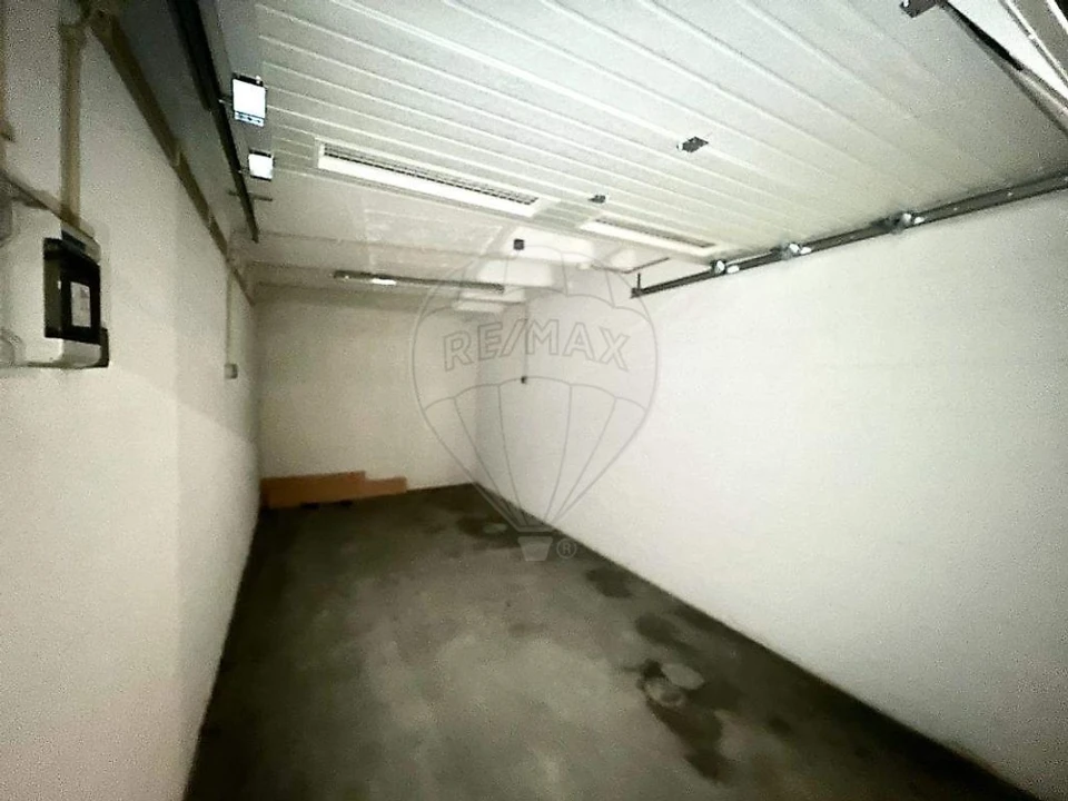 Garagem para Venda em Póvoa de Santa Iria e Forte da Casa Foto 3