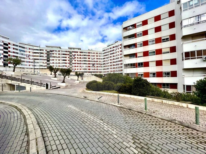 Garagem para Venda em Póvoa de Santa Iria e Forte da Casa Foto 8