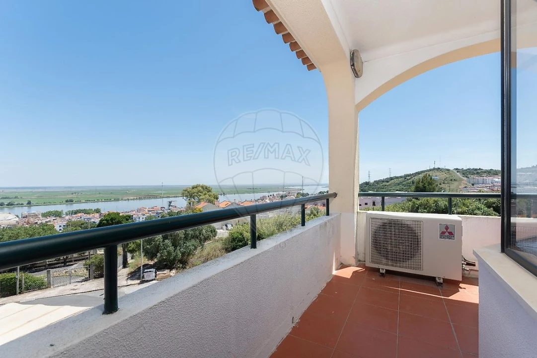 Moradia T8 para Venda em Vila Franca de Xira Foto 17