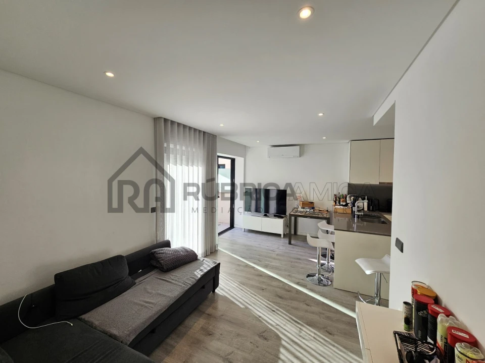 Apartamento T2 para Venda em Quarteira Foto 3