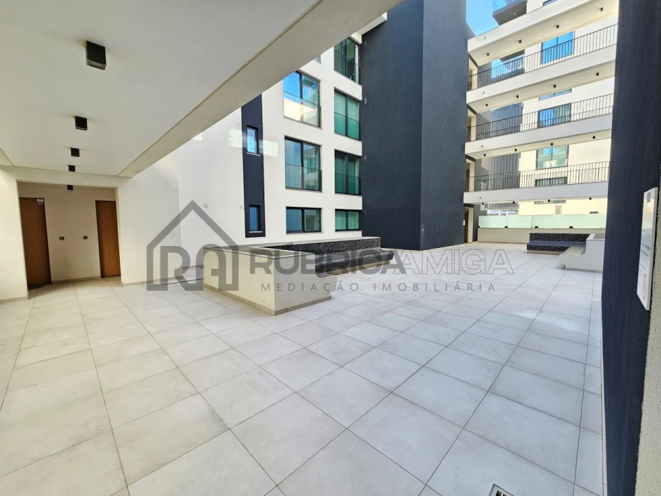 Apartamento T2 para Venda em Quarteira Foto 6
