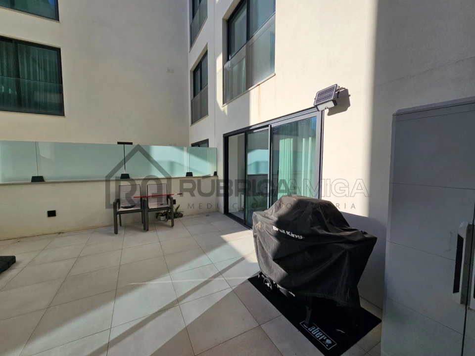 Apartamento T2 para Venda em Quarteira Foto 17
