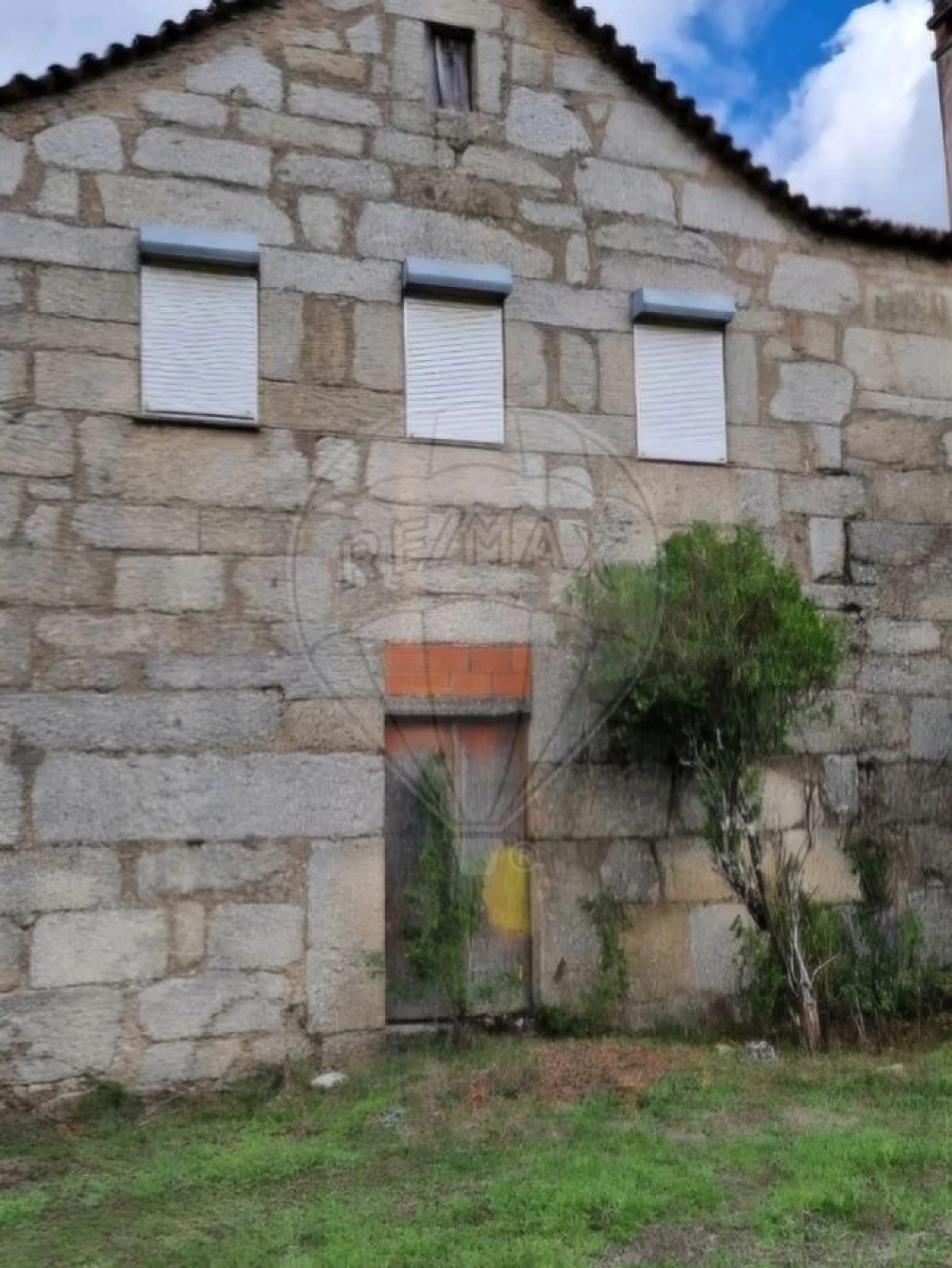 Moradia T4 para Venda em Travanca de Lagos Foto 3