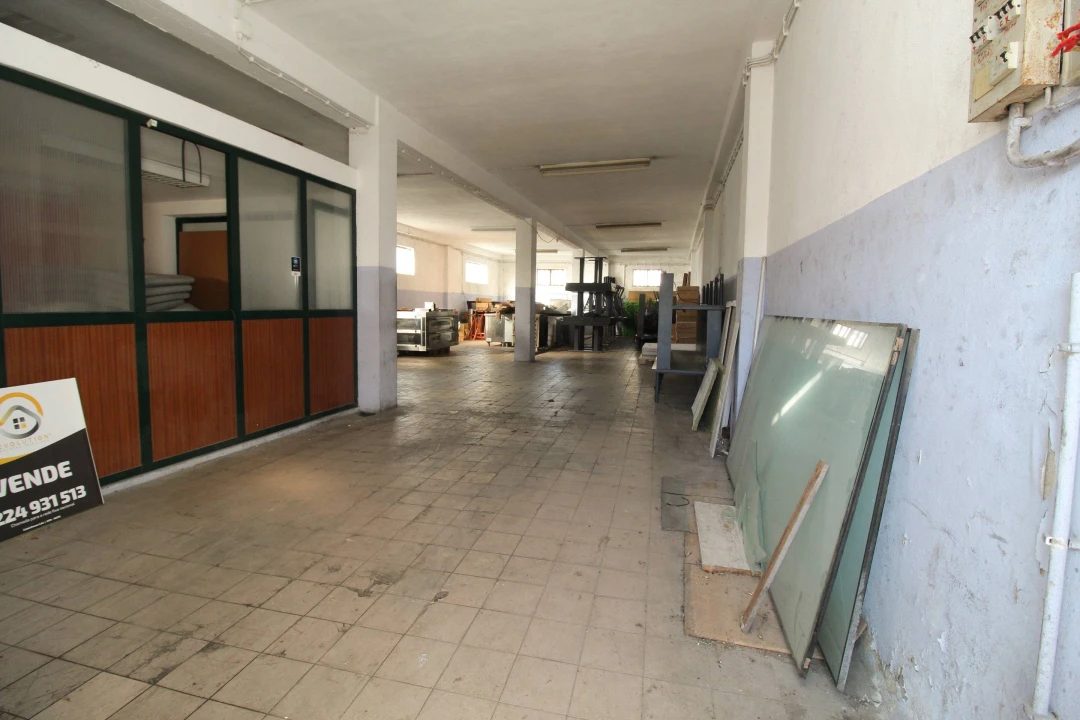 Armazém para Venda em Matosinhos e Leça da Palmeira Foto 8