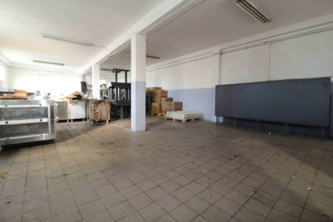 Armazém para Venda em Matosinhos e Leça da Palmeira Foto 9