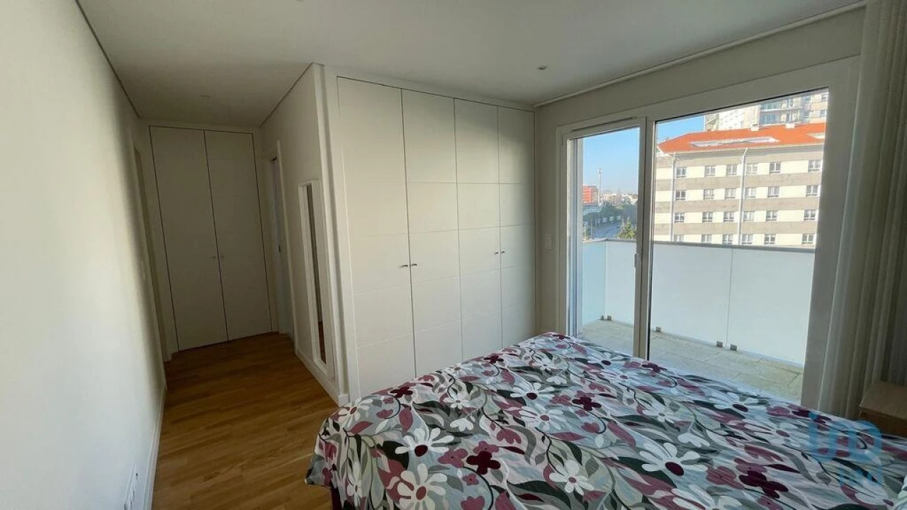 Apartamento T2 para Venda em Lordelo do Ouro e Massarelos Foto 13